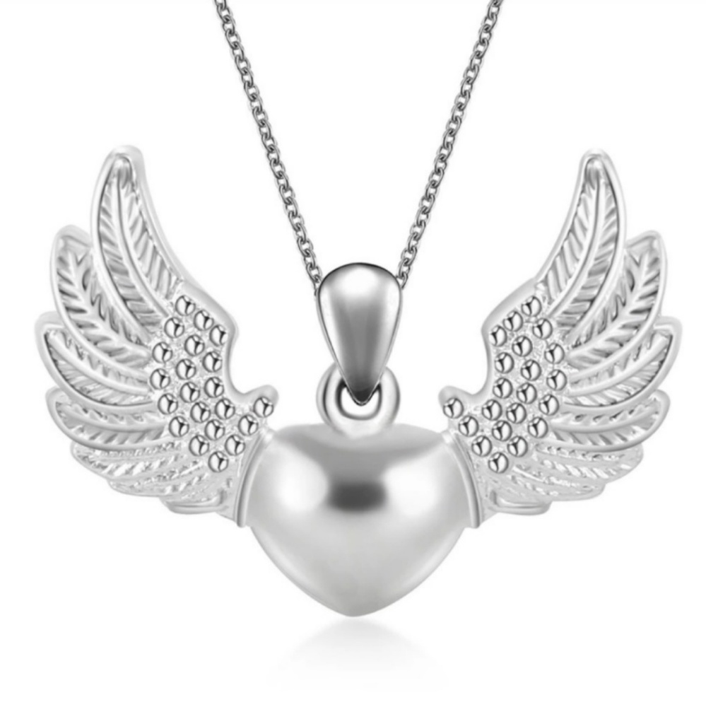 Beautiful Silver Winged Heart Pendant Neckla